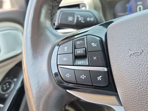 Used 2022 Ford Explorer Platinum w/ Technology Package AWD/4WD image 17