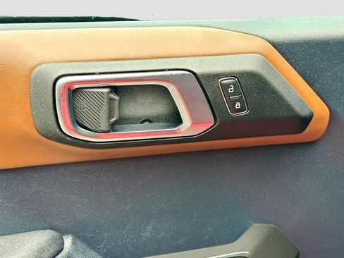 Used 2024 Ford Bronco Outer Banks AWD/4WD image 18