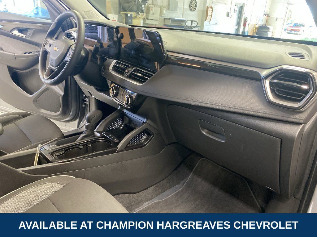 Used 2026 Chevrolet TrailBlazer LT AWD/4WD image 37