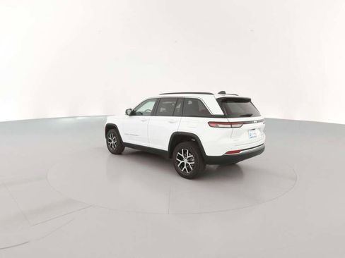 New 2025 Jeep Grand Cherokee Limited image 8