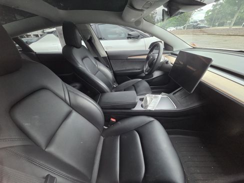 Used 2022 Tesla Model 3 Long Range AWD/4WD image 9
