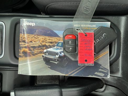 Used 2023 Jeep Wrangler Unlimited AWD/4WD image 10