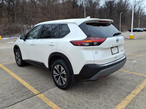 Used 2023 Nissan Rogue SV image 5