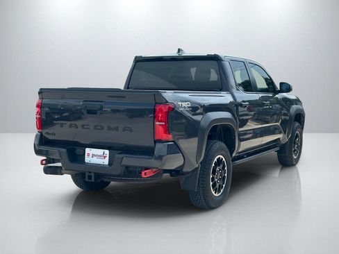 Certified 2024 Toyota Tacoma TRD Off-Road AWD/4WD image 5