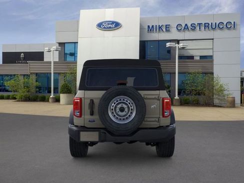 New 2025 Ford Bronco 4-Door image 5