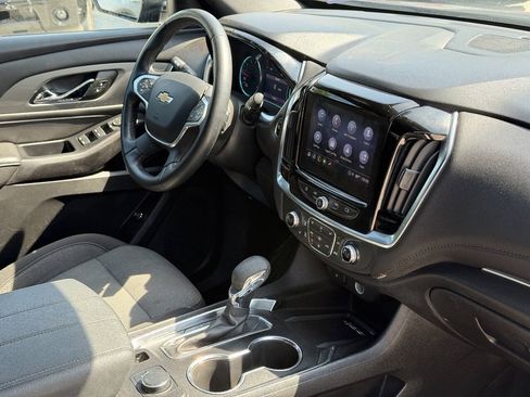Used 2023 Chevrolet Traverse LT AWD/4WD image 8