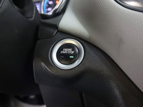 Used 2023 Chevrolet Equinox LT image 36