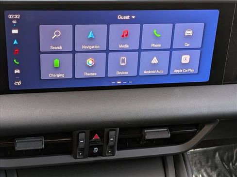 Used 2025 Porsche Macan 4S Electric image 17