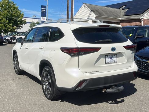 Used 2020 Toyota Highlander XLE image 5