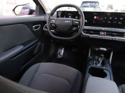 Used 2025 Kia K4 FWD image 23