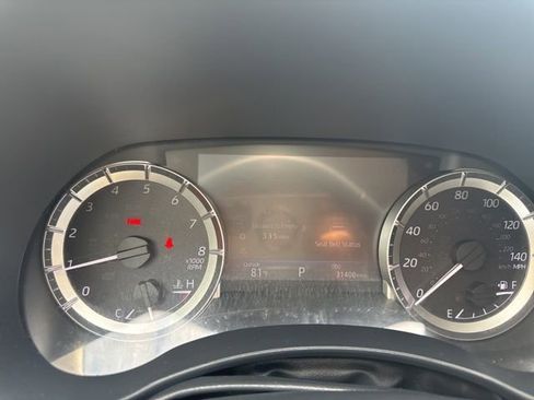 Used 2023 Toyota Highlander LE AWD/4WD image 12