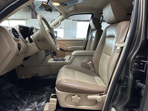 Used 2008 Ford Explorer Sport Trac XLT image 11