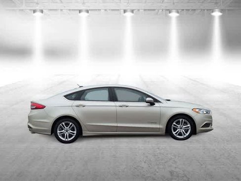 Used 2018 Ford Fusion S image 9