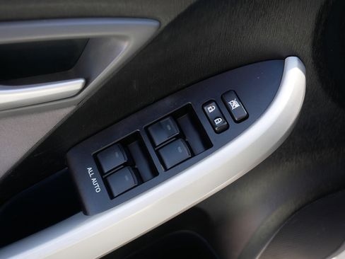 Used 2013 Toyota Prius Two image 19