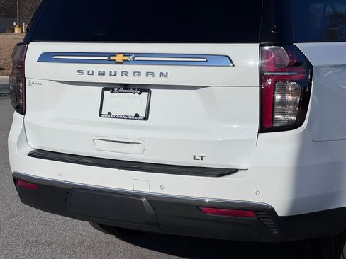 Used 2023 Chevrolet Suburban LT image 45