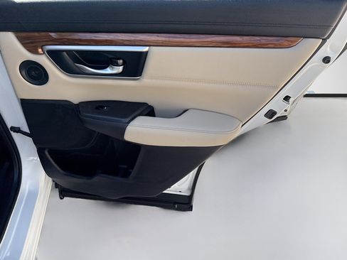Certified 2022 Honda CR-V Touring image 32