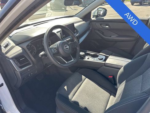 Used 2024 Nissan Rogue SV AWD/4WD image 14