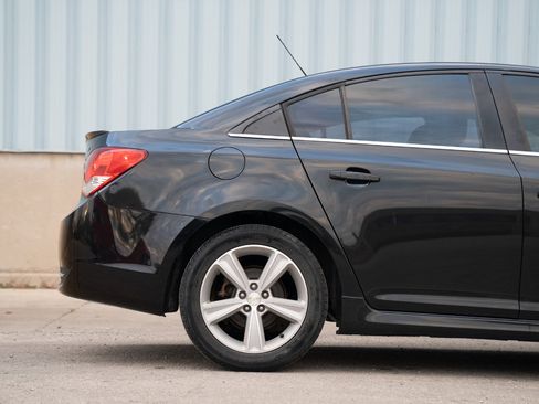 Used 2016 Chevrolet Cruze LT w/ Sun, Sound and Sport Package image 12