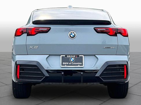 Certified 2025 BMW X2 xDrive28i w/ M Sport Package AWD/4WD image 4