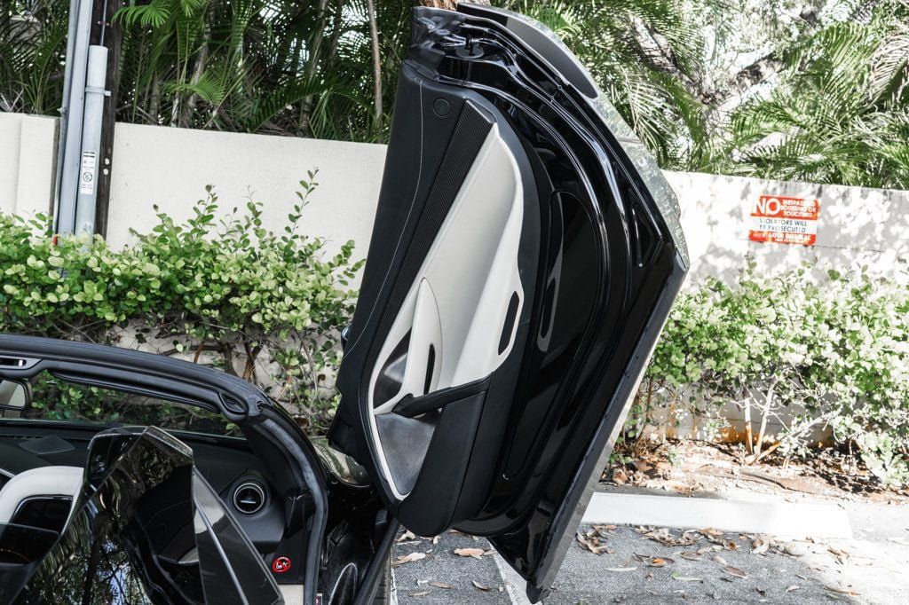 Used 2020 McLaren 720S Spider RWD image 32