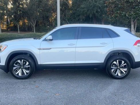 New 2026 Volkswagen Atlas Cross Sport SE image 5