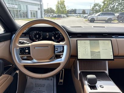 New 2025 Land Rover Range Rover SE