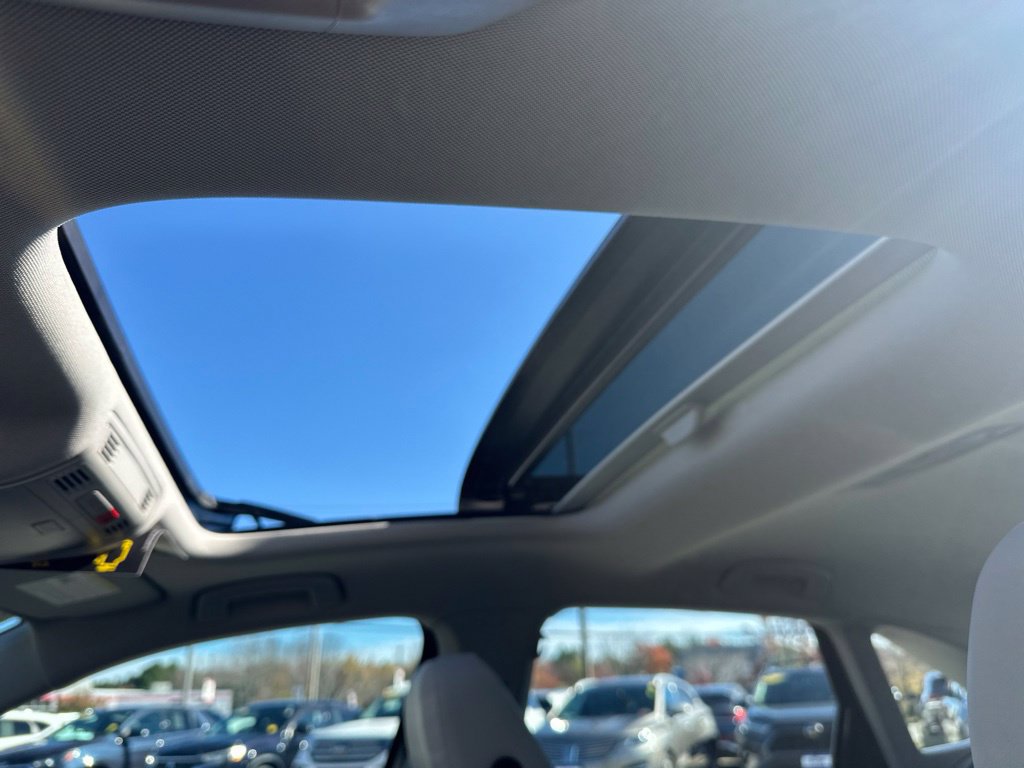 New 2027 Volkswagen Jetta SE FWD image 25