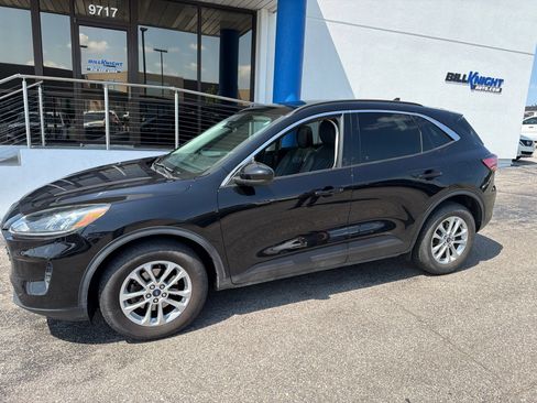 Used 2021 Ford Escape SE w/ Convenience Package AWD/4WD image 1