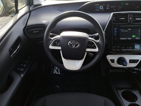 Used 2017 Toyota Prius Two image 14