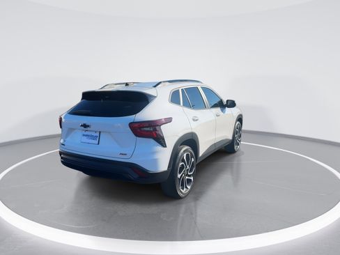 Used 2024 Chevrolet Trax RS w/ Driver Confidence Package image 9