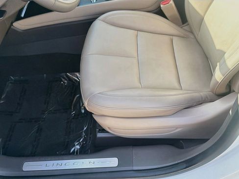 Used 2023 Lincoln Corsair FWD image 18