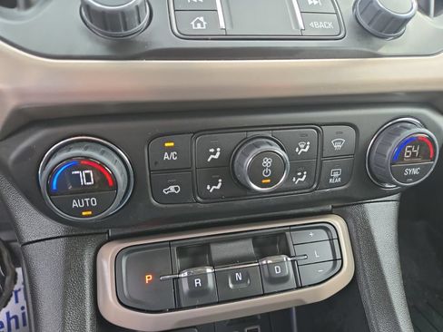 Used 2023 GMC Acadia Denali w/ Denali Technology Package AWD/4WD image 29