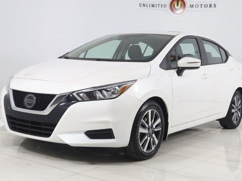 Used 2020 Nissan Versa SV image 5