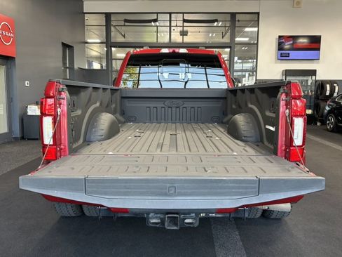 Used 2022 Ford F350 Platinum AWD/4WD image 9