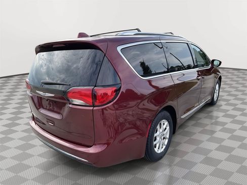 Used 2020 Chrysler Pacifica Touring-L FWD image 14