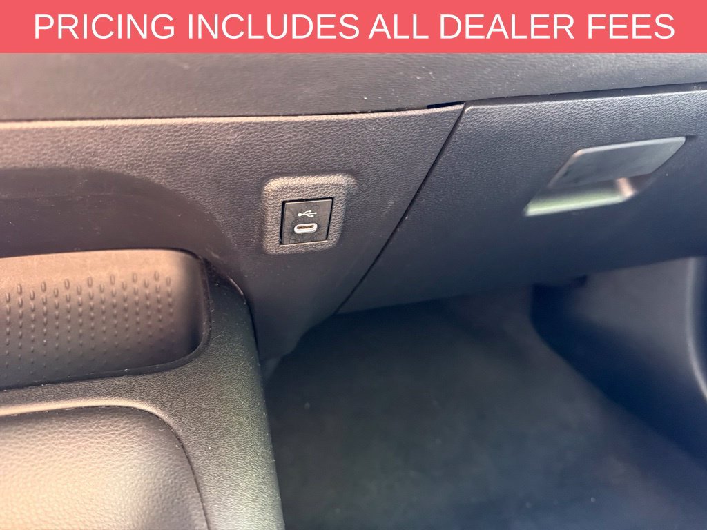 Used 2025 Toyota Corolla LE FWD image 12