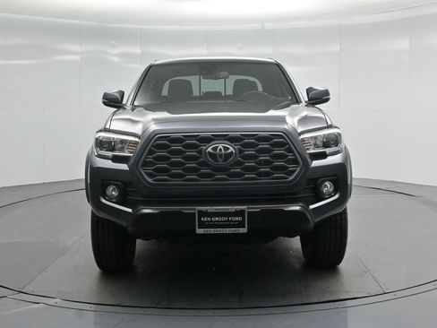 Used 2020 Toyota Tacoma TRD Off-Road w/ Technology Package image 20