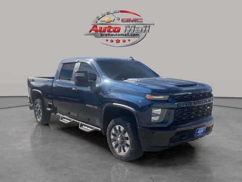 Used 2022 Chevrolet Silverado 2500 Custom w/ Custom Value Package image 8