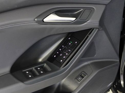 Used 2025 Audi Q6 e-tron Premium w/ 20" Wheel Package image 12