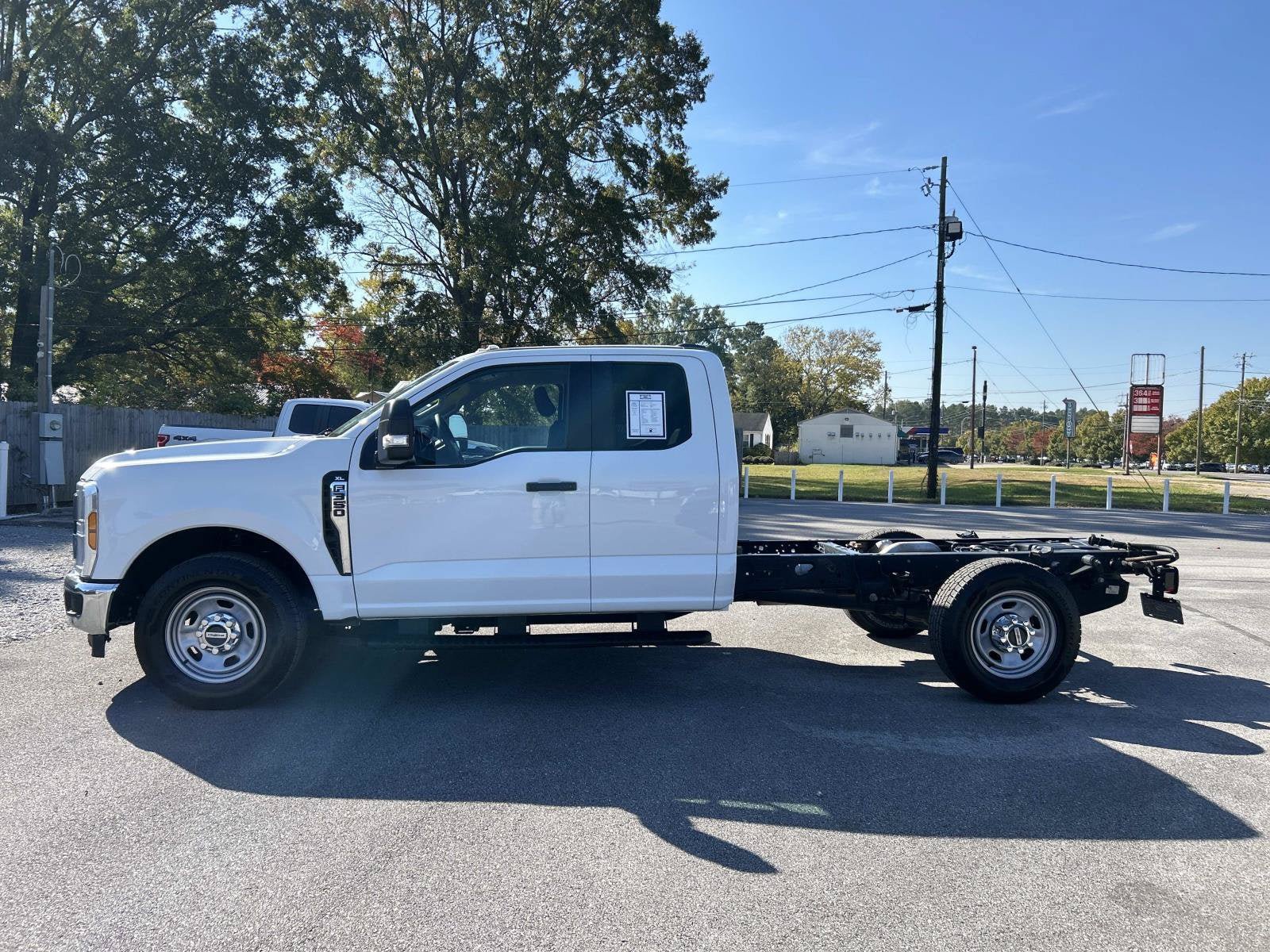Used 2025 Ford F350 XL w/ XL Chrome Package RWD image 8