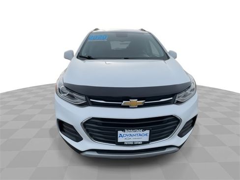 Used 2020 Chevrolet Trax LT w/ LT Convenience Package image 3
