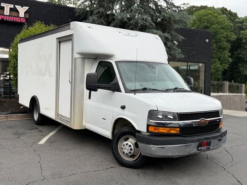 Used 2021 Chevrolet Express 3500 w/ Power Convenience Package RWD image 7