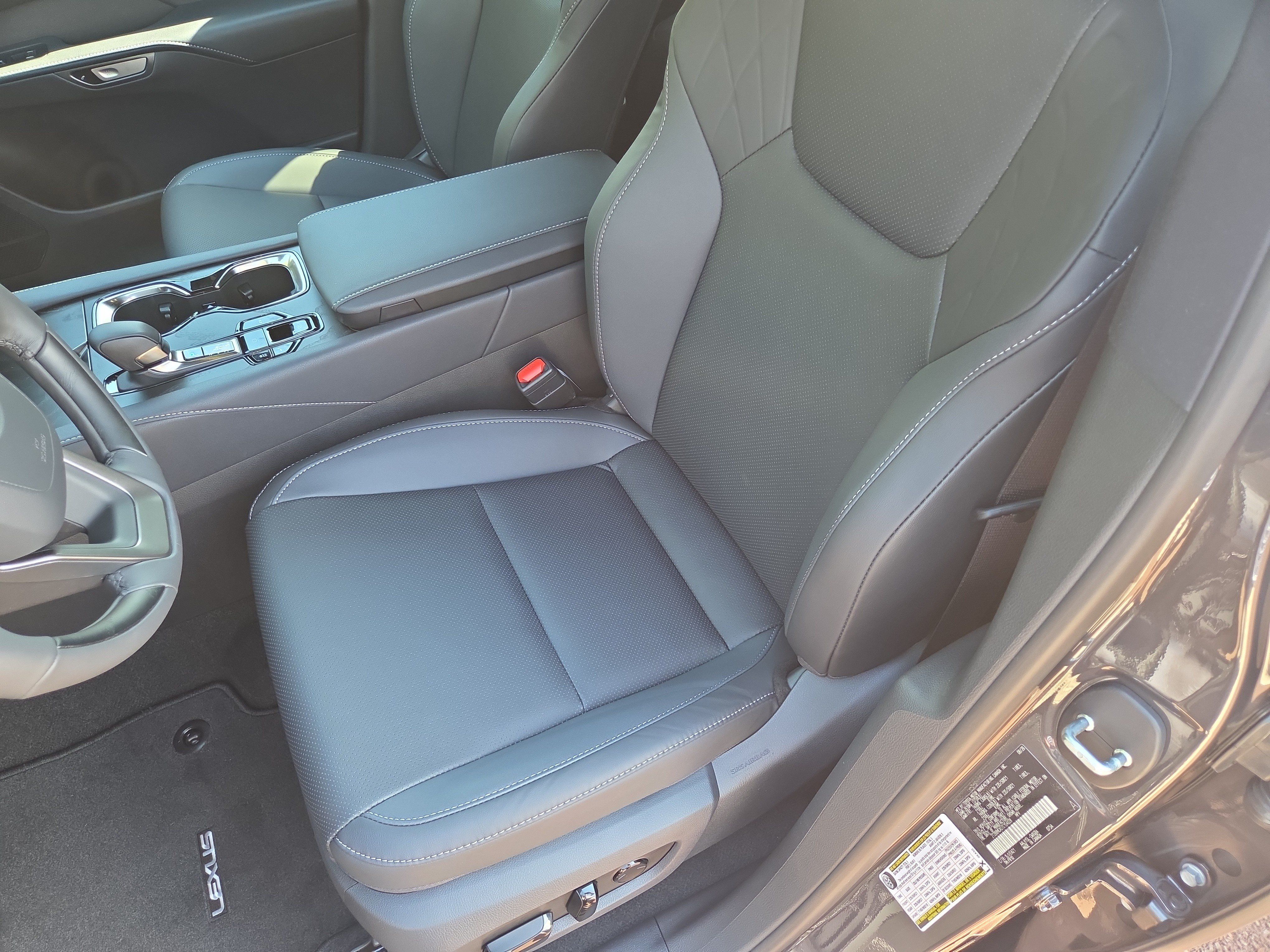 New 2026 Lexus RX 350h AWD/4WD image 7
