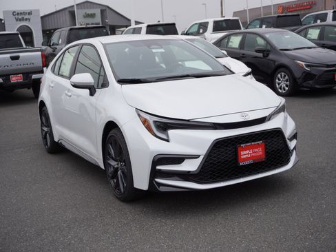 New 2026 Toyota Corolla SE image 1