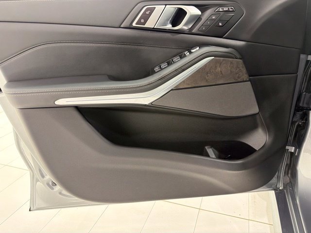 Certified 2024 BMW X7 xDrive40i w/ M Sport Package AWD/4WD image 10