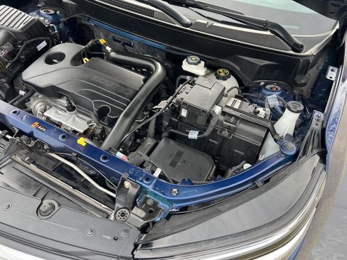 Used 2023 Chevrolet Equinox LT image 43