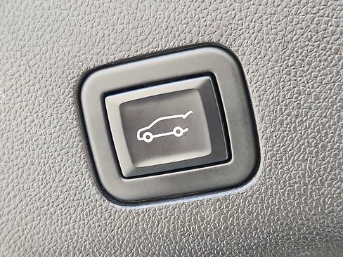 Used 2022 Chevrolet Tahoe Premier w/ Premium Package 2 image 30