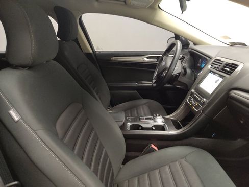 Used 2018 Ford Fusion SE w/ Fusion SE Technology Package FWD image 21