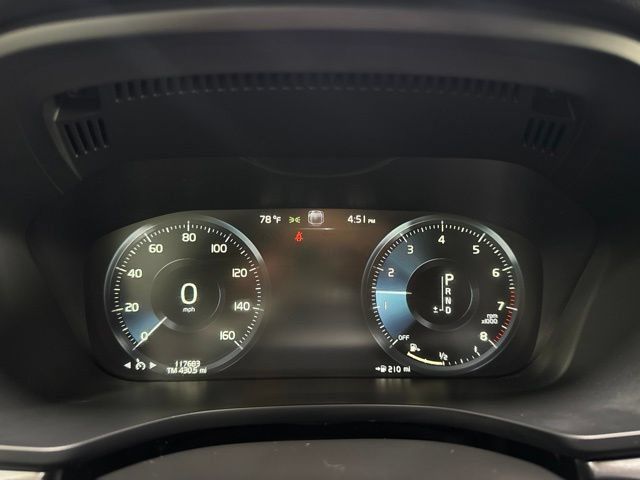 Used 2019 Volvo XC60 T5 Momentum w/ Multimedia Package AWD/4WD image 12