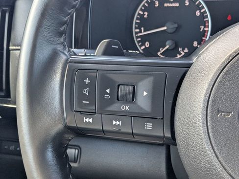 Used 2024 Nissan Pathfinder SV image 23